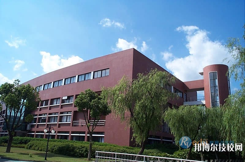武漢石牌嶺職業(yè)高中2020年招生辦聯(lián)系電話