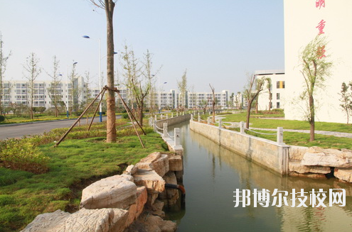 江蘇宿豫中等專(zhuān)業(yè)學(xué)校2020年報(bào)名條件、招生要求、招生對(duì)象
