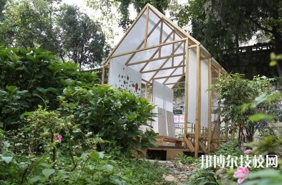 貴陽經(jīng)濟貿易中等專業(yè)學校2020年學費、收費多少