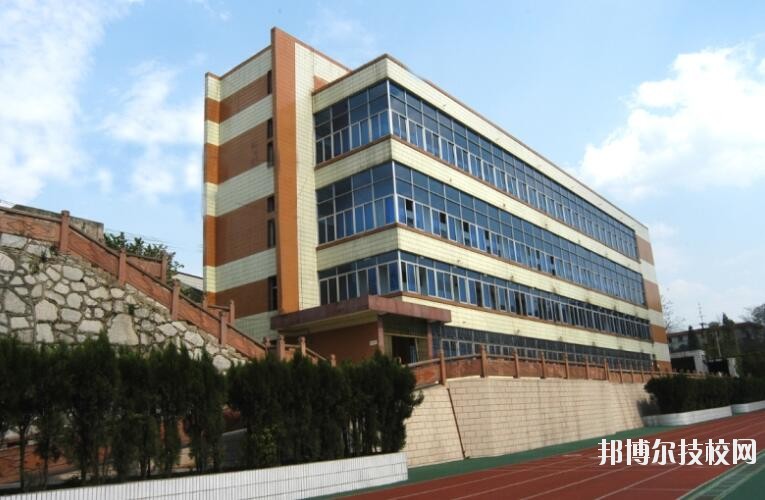 貴陽(yáng)經(jīng)濟(jì)貿(mào)易中等專業(yè)學(xué)校2020年報(bào)名條件、招生要求、招生對(duì)象