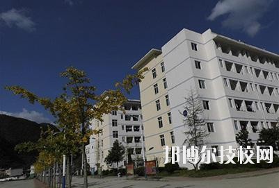 昆明旅游職業(yè)中學(xué)2020年招生辦聯(lián)系電話