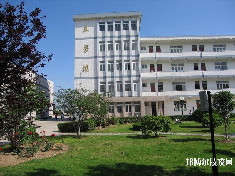 武漢東西湖職業(yè)技術(shù)學(xué)校2020年報名條件、招生要求、招生對象