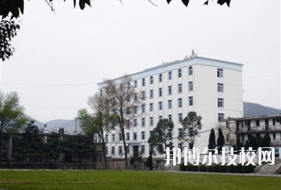 六盤(pán)水民族職業(yè)技術(shù)學(xué)校2020年報(bào)名條件、招生要求、招生對(duì)象