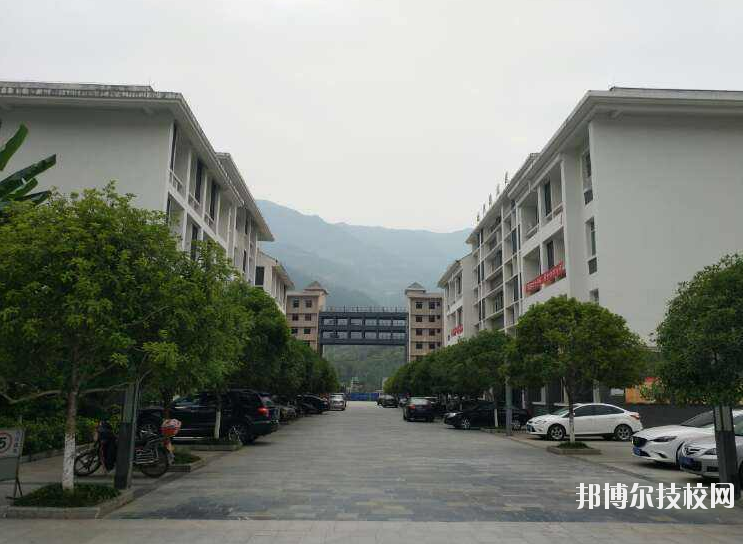 巫溪職業(yè)教育中心2020年報名條件、招生要求、招生對象