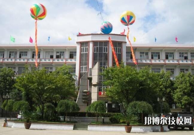 畢節(jié)財貿學校2020年報名條件、招生要求、招生對象