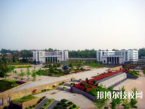湖北汽車工業(yè)實(shí)驗(yàn)技工學(xué)校2020年招生辦聯(lián)系電話