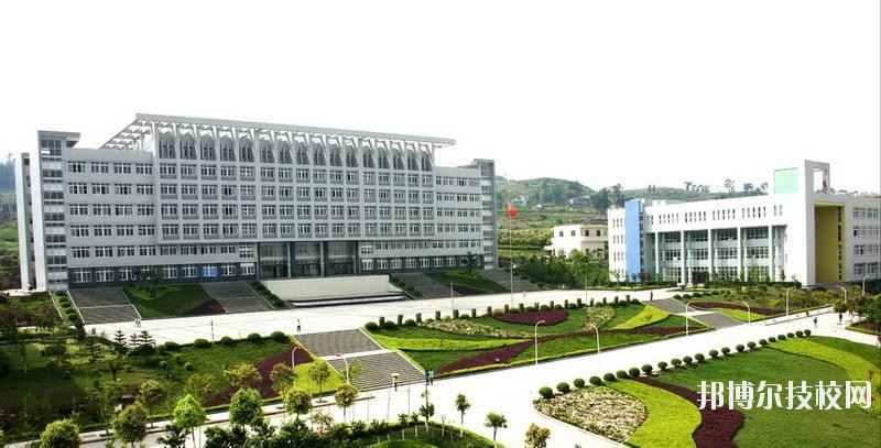 楚雄醫(yī)藥高等專科學(xué)校2020年招生辦聯(lián)系電話
