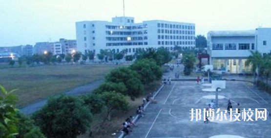 玉林第一職業(yè)中等專業(yè)學(xué)校2020年招生辦聯(lián)系電話 
