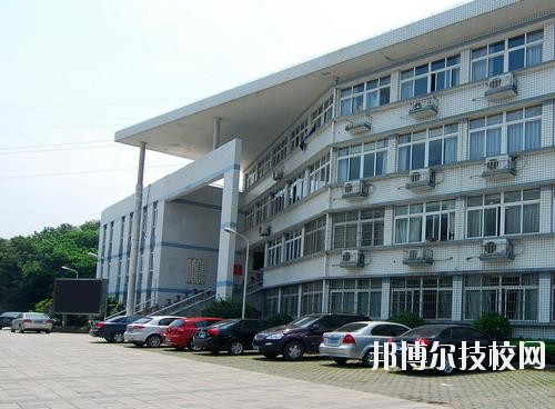 鄞州職業(yè)高級(jí)中學(xué)2020年報(bào)名條件、招生要求、招生對(duì)象