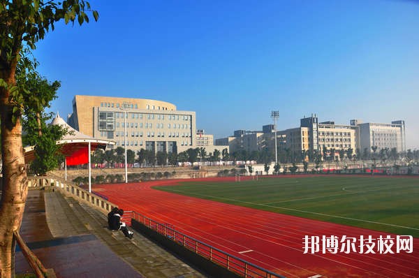 廣州從化高級技工學(xué)校2020年報名條件、招生要求、招生對象