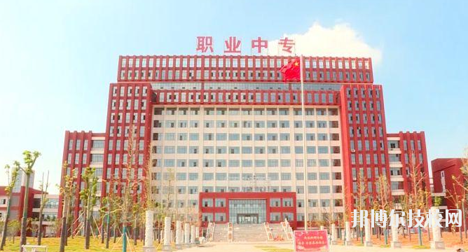 華容縣職業(yè)中專學(xué)校2023年招生辦聯(lián)系電話