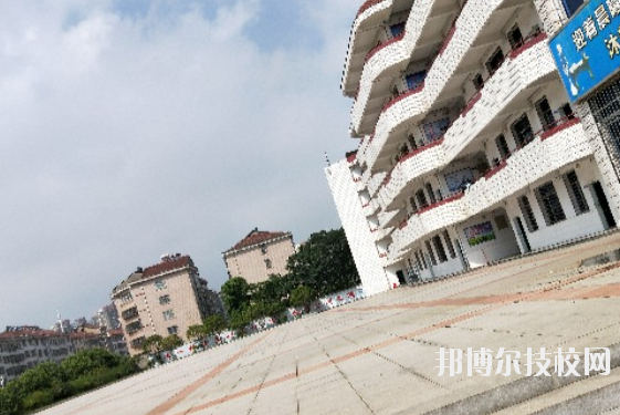 湖南岳陽(yáng)縣職業(yè)中等專(zhuān)業(yè)學(xué)校2023年報(bào)名條件、招生要求、招生對(duì)象