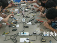 景泰縣京華職業(yè)中學(xué)2020年招生辦聯(lián)系電話