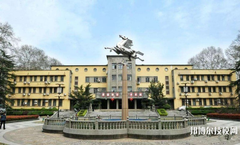 湖北現代技術學校2020年報名條件、招生要求、招生對象