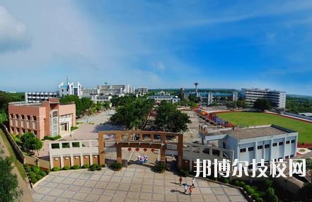 重慶青山工業(yè)技工學(xué)校2020年報(bào)名條件、招生要求、招生對(duì)象