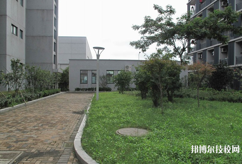 常熟濱江職業(yè)技術(shù)學(xué)校2020年招生辦聯(lián)系電話