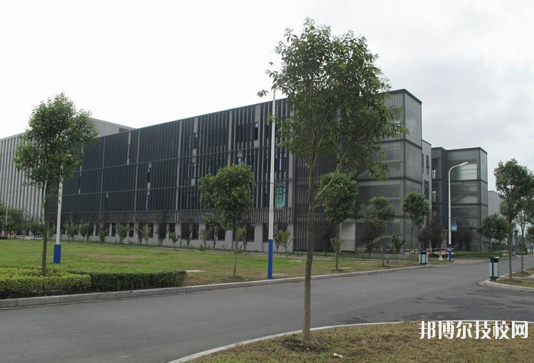 常熟濱江職業(yè)技術學校2020年報名條件、招生要求、招生對象