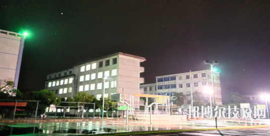廣西桂林農(nóng)業(yè)學(xué)校2020年報(bào)名條件、招生要求、招生對(duì)象
