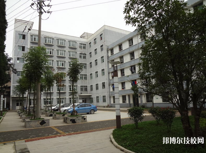 貴陽(yáng)白云職業(yè)技術(shù)學(xué)校2020年招生辦聯(lián)系電話