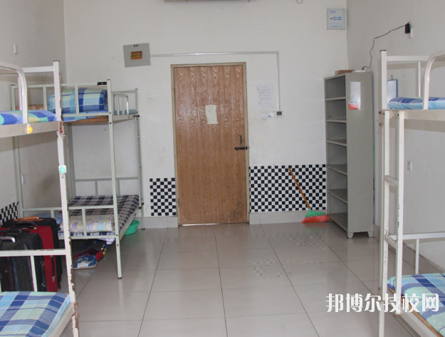 長沙達益職業(yè)中等專業(yè)學(xué)校2023年宿舍條件