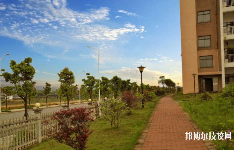 湖南長沙藝術(shù)學(xué)校2023年招生辦聯(lián)系電話