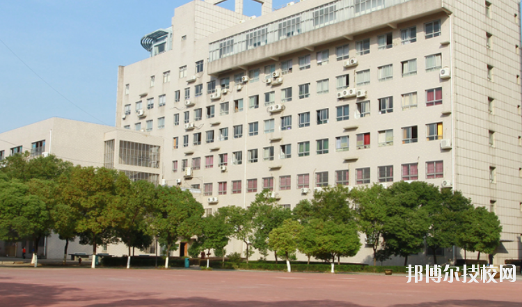 江西女子中等專(zhuān)業(yè)學(xué)校2020年招生辦聯(lián)系電話(huà)