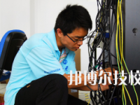 瓜州冶金中等專業(yè)學校2020年招生辦聯(lián)系電話