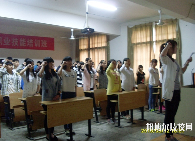 安源區(qū)職業(yè)中等專業(yè)學(xué)校2020年報(bào)名條件、招生要求、招生對(duì)象