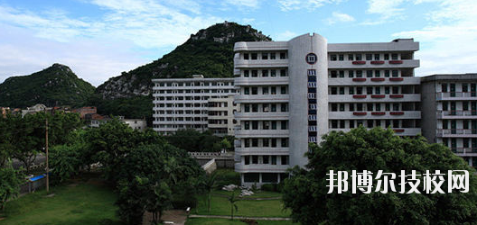 廣西商業(yè)學(xué)校網(wǎng)站網(wǎng)址 