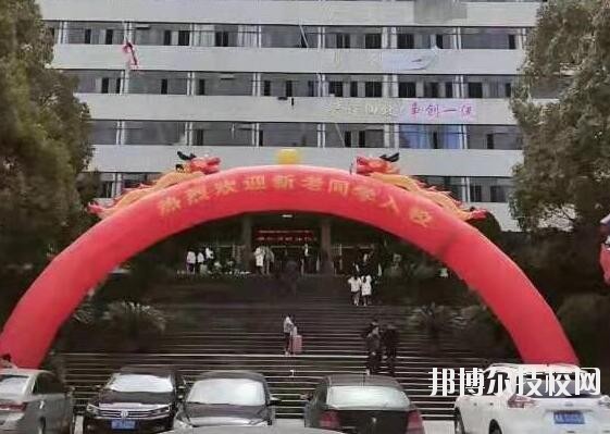 貴陽精工科技學校2020年學費、收費多少