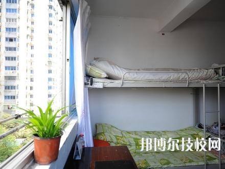 樂(lè)至回瀾職業(yè)中學(xué)2020年宿舍條件