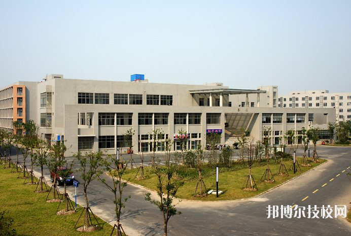江蘇如皋第一中等專業(yè)學(xué)校2020年報(bào)名條件、招生要求、招生對象