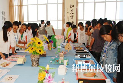 紅河州衛(wèi)生學(xué)校2020年報名條件、招生要求、招生對象