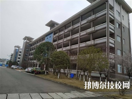 南充郵電工業(yè)職業(yè)學(xué)校地址在哪里
