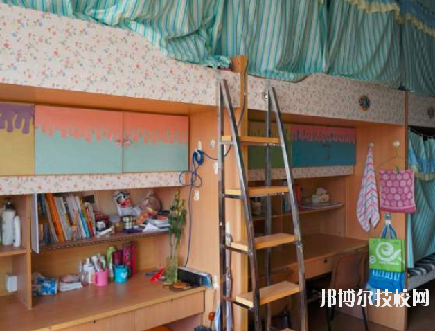 安鄉(xiāng)縣職業(yè)中專學(xué)校2023年宿舍條件