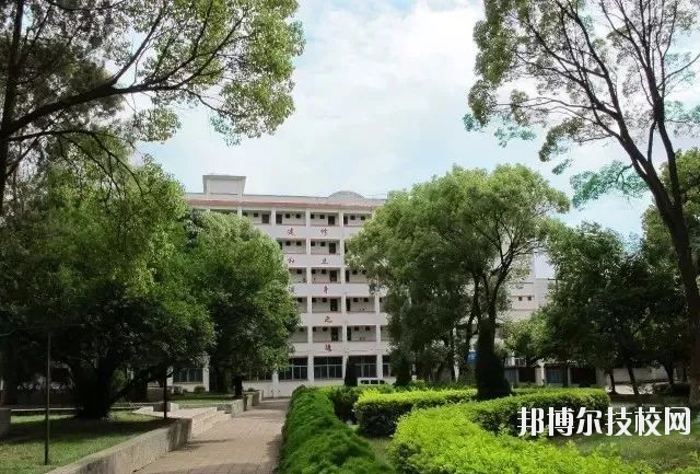 紅河州民族師范學(xué)校2020年招生辦聯(lián)系電話
