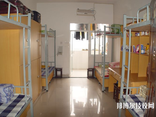 揚(yáng)州旅游商貿(mào)學(xué)校2020年宿舍條件