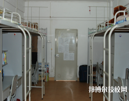湖北仙桃高級技工學(xué)校ss