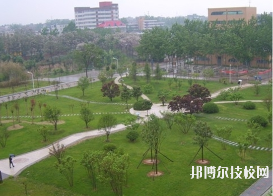 湖北仙桃高級(jí)技工學(xué)校2