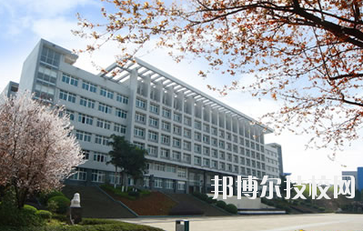重慶三峽衛(wèi)生學(xué)校2020年報(bào)名條件、招生要求、招生對(duì)象