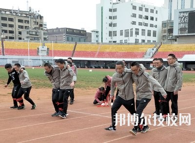 昆明盤龍職業(yè)高級中學(xué)2020年學(xué)費、收費多少
