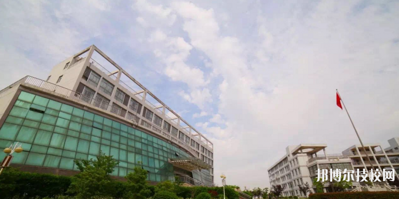 江蘇興化中等專業(yè)學(xué)校2020年報(bào)名條件、招生要求、招生對(duì)象