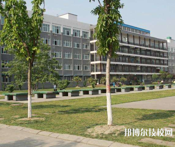 重慶紡織技工學(xué)校2020年報(bào)名條件、招生要求、招生對(duì)象