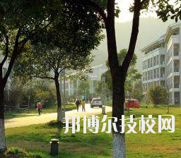 重慶第二財(cái)貿(mào)學(xué)校怎么樣、好不好
