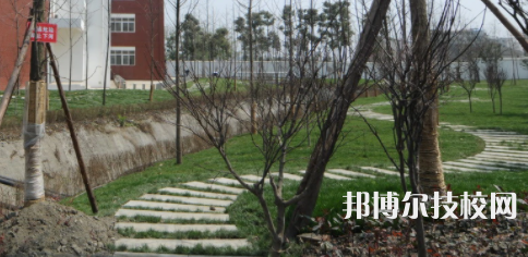 四川商務學校2021年招生辦聯(lián)系電話 