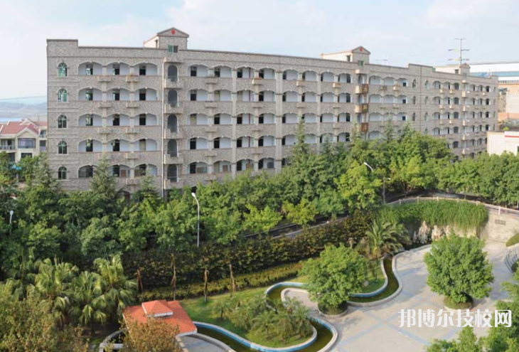 重慶渝北職業(yè)教育中心2022年招生辦聯(lián)系電話(huà)