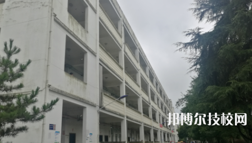 貴州林業(yè)學(xué)校2021年招生辦聯(lián)系電話