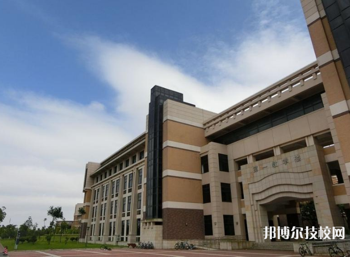 陜西電子信息學(xué)校2021年招生辦聯(lián)系電話