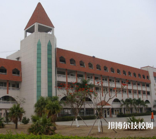 陜西石油化工學(xué)校地址在哪里
