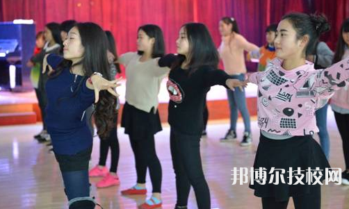 貴州廣播電影電視學(xué)校2021年招生辦聯(lián)系電話